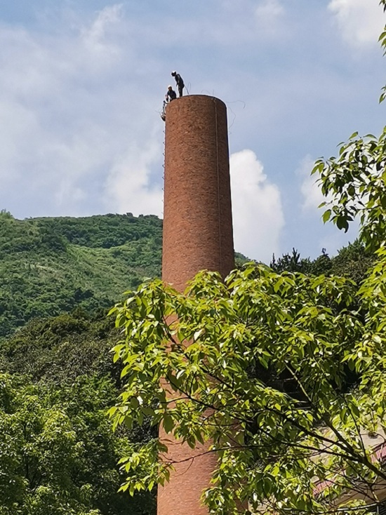 青島煙囪拆除:行業(yè)領(lǐng)先,技術(shù)與經(jīng)驗的雙重考量